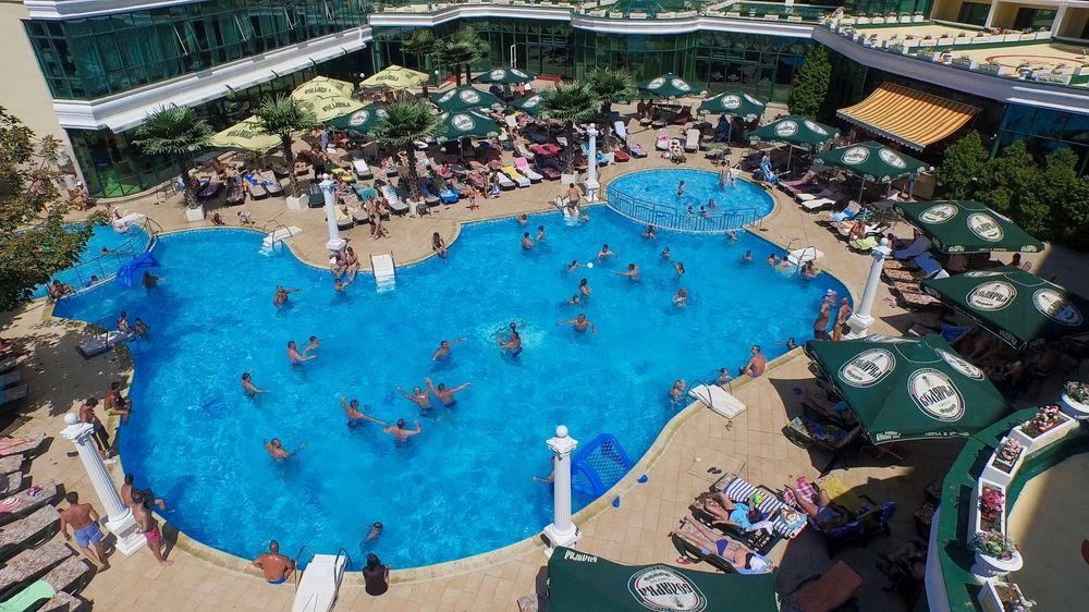 Planeta Hotel & Aquapark Free Beach Access Σάνι Μπιτς Εξωτερικό φωτογραφία The swimming pool at the hotel