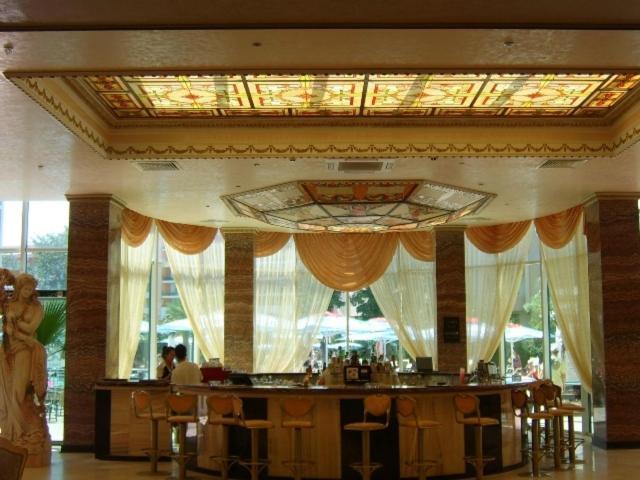 Planeta Hotel & Aquapark Free Beach Access Σάνι Μπιτς Εξωτερικό φωτογραφία The bar at the lobby